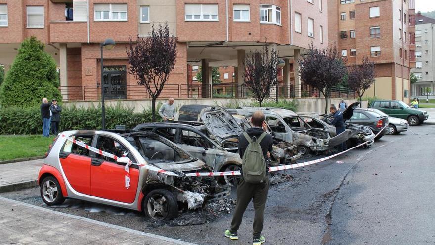 Incendio de vehículos en La Corredoria