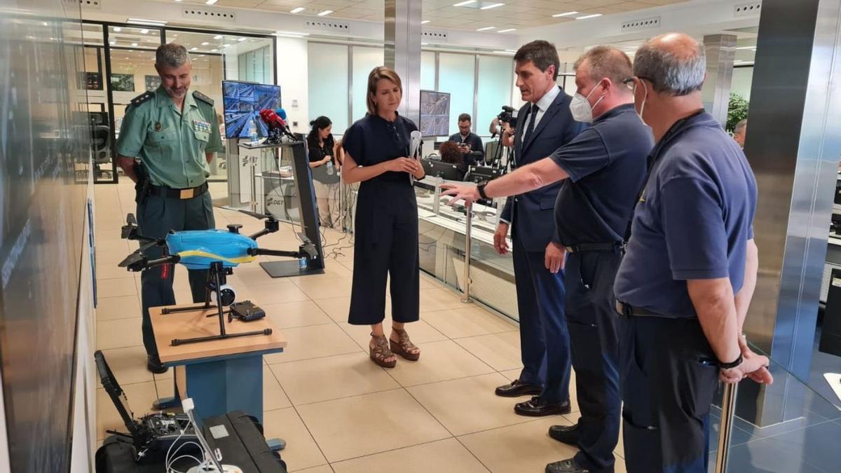 Pedro Fernández y Ana Luz Jiménez, durante la presentación del dispositivo de la DGT en Andalucía para el verano.