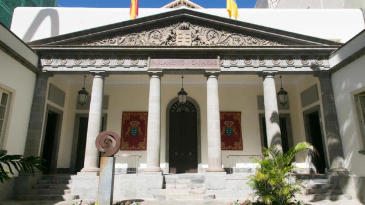 Exterior del Parlamento de Canarias.