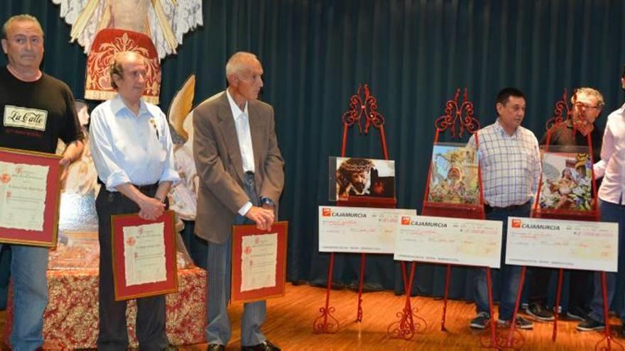 La Cofradía del Santo Cristo del Consuelo premia a sus hermanos