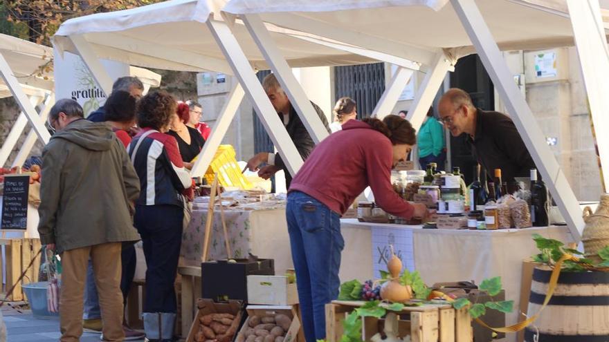 Alcoy celebra su primera lonja al aire libre