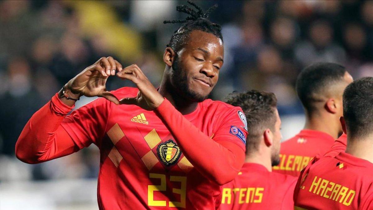 Batshuayi celebra el segundo gol de Bélgica
