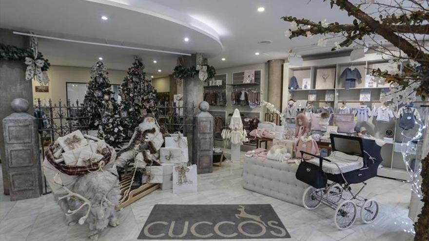 Cuccos celebra su aniversario con descuentos increíbles y un photocall con Papá Noel