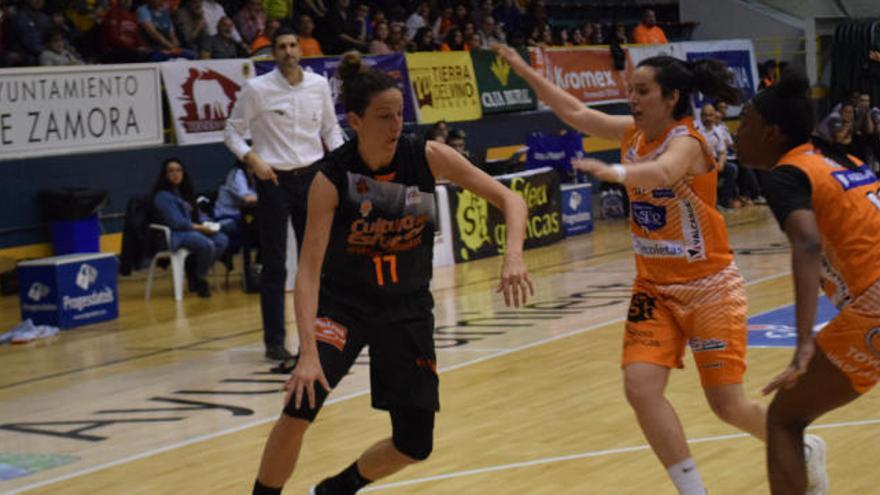 Reacción final y sufrido triunfo del Valencia Basket