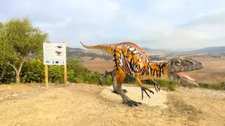 El pueblo de Cádiz a 90 minutos de Sevilla con un 'Jurassic Park' de entrada libre: réplicas a tamaño real y rutas entre la naturaleza
