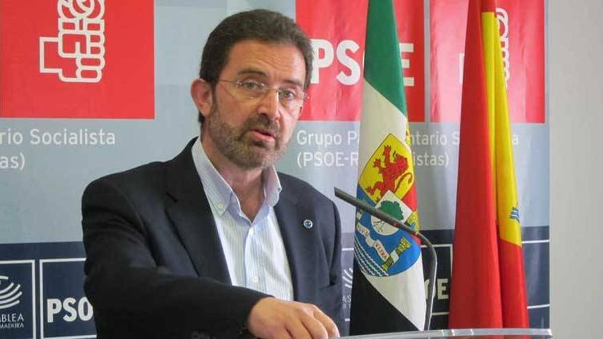 El PSOE critica que Monago &quot;vuelve a dar una patada a los problemas reales&quot;