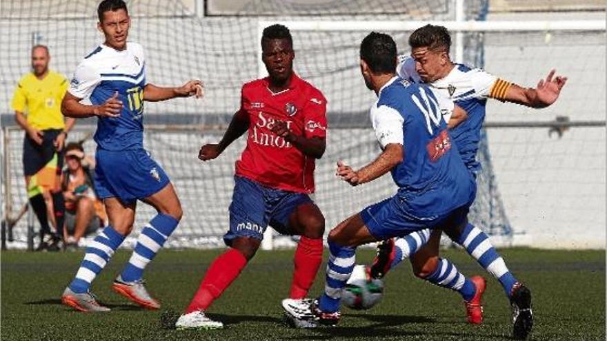 La falta de gol només permet a l&#039;Olot treure un punt a Badalona