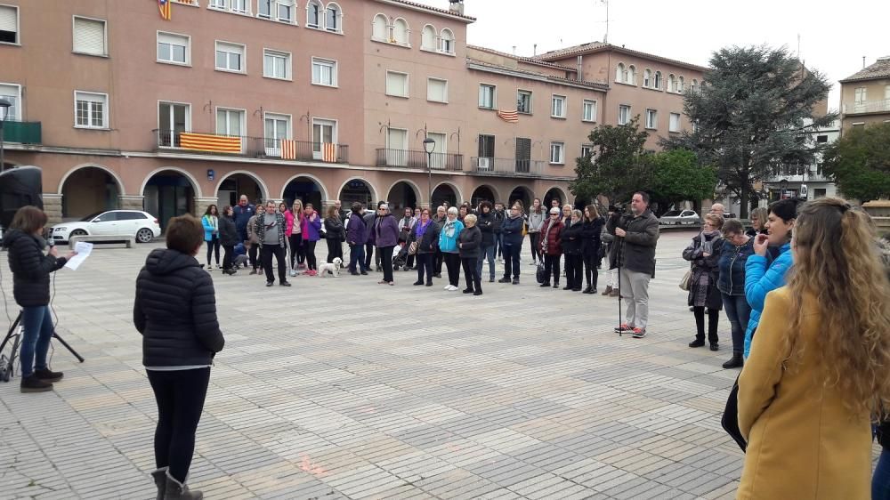 Acte del Dia de la Dona, a la plaça de l'Ajuntament de Navàs.