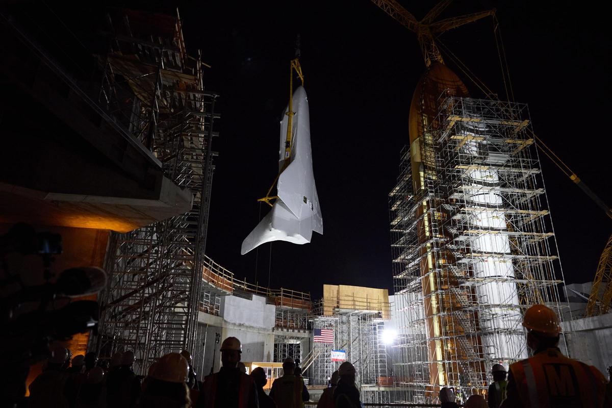 El transbordador Endeavour se instala en California para ser expuesto