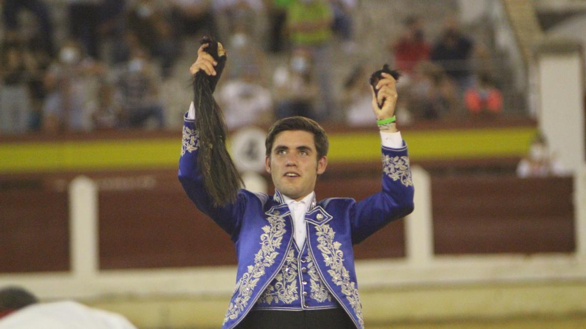 Guillermo Hermoso de Mendoza paseó un rabo, y fue el gran triunfador.