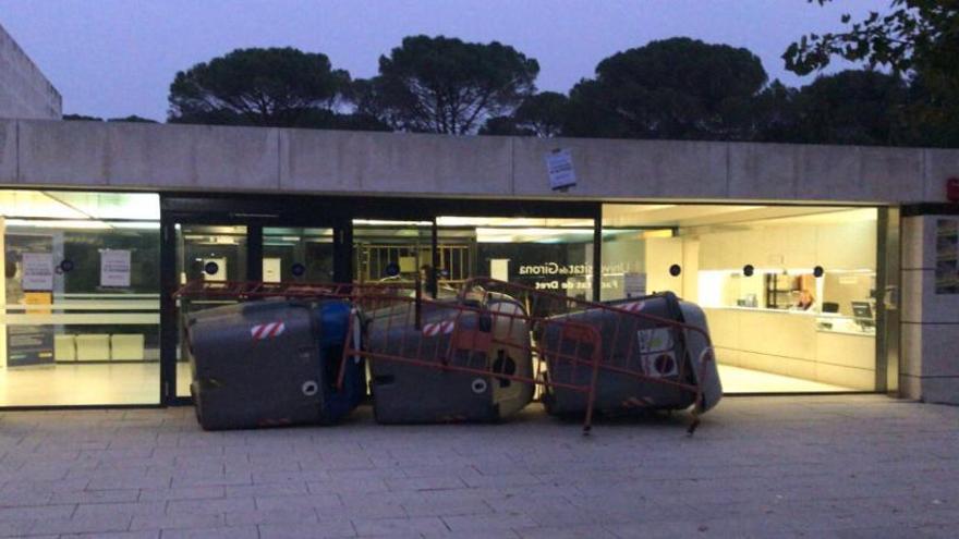 Barricades a la facultat de Dret