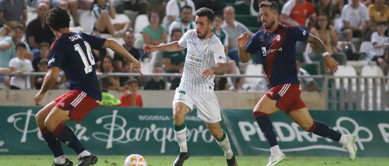 Carlos Puga, durante una acción del encuentro ante el Rayo Majadahonda en El Arcángel.