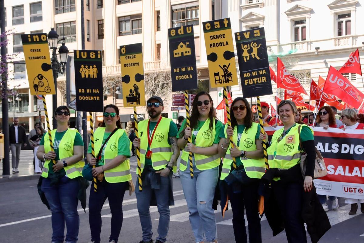 La manifestación de profesores en València en imágenes