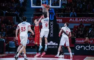 El Obradoiro vence en Zaragoza y se ‘agarra’ a la pelea por el playoff