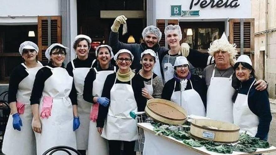 Comerciantes reclamando la pescadería.