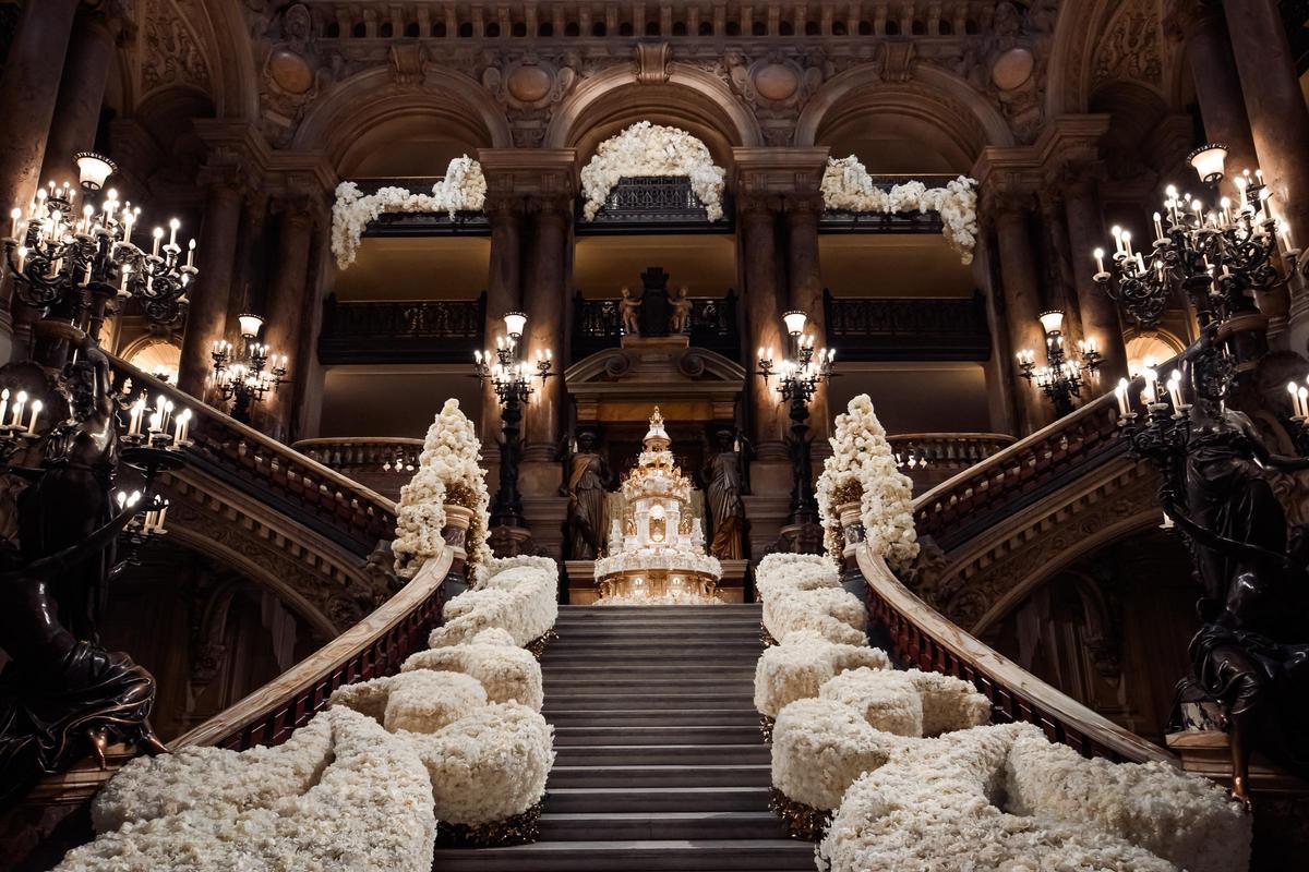 Tarta de boda para una familia real de Oriente Medio en la Ópera Garnier de París