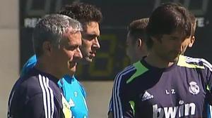 El tècnic blanc dirigeix l’entrenament previ al partit contra l’Osasuna d’aquest dissabte.