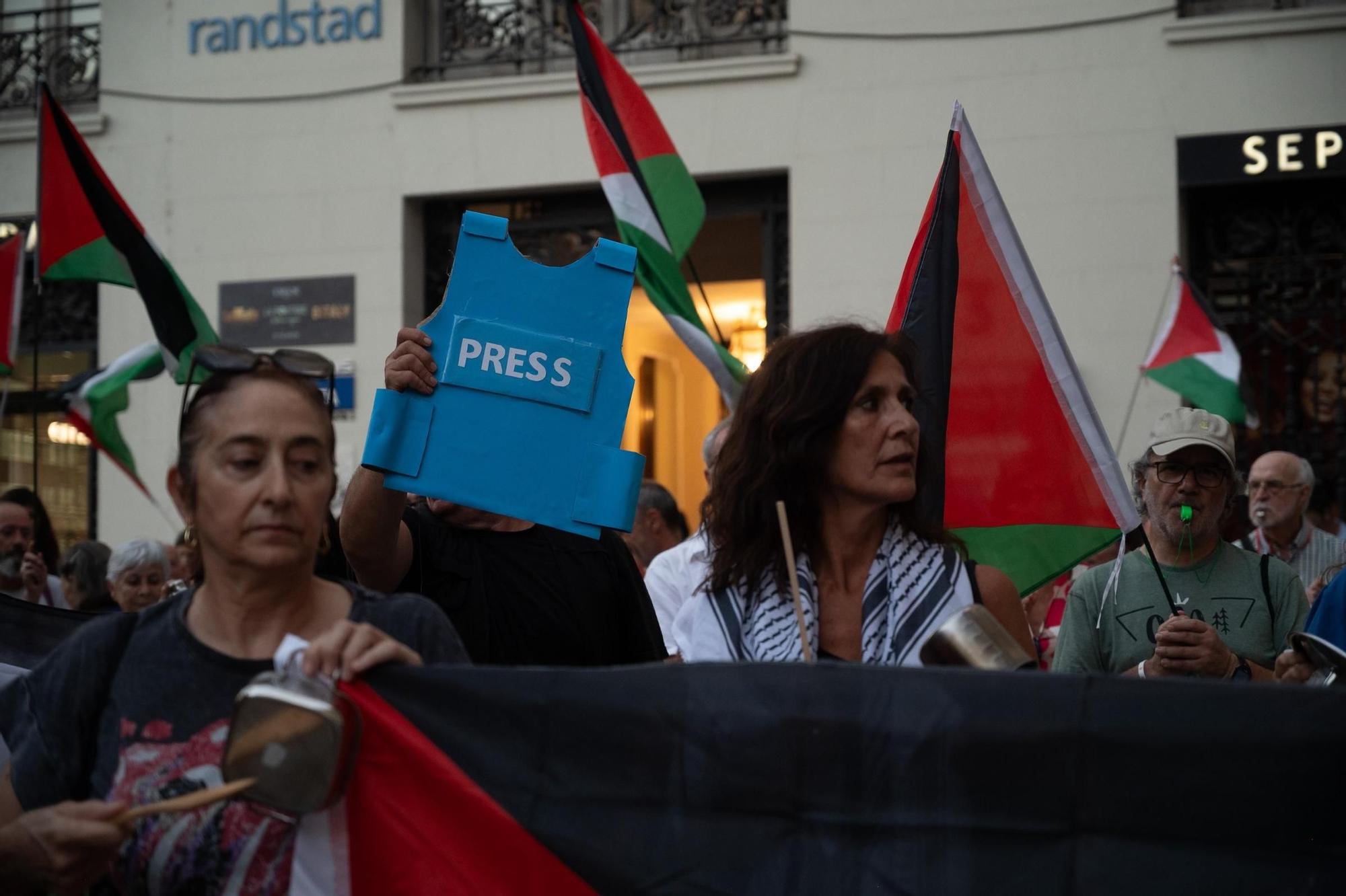 EN IMÁGENES | Nueva cacerolada por Palestina en Zaragoza