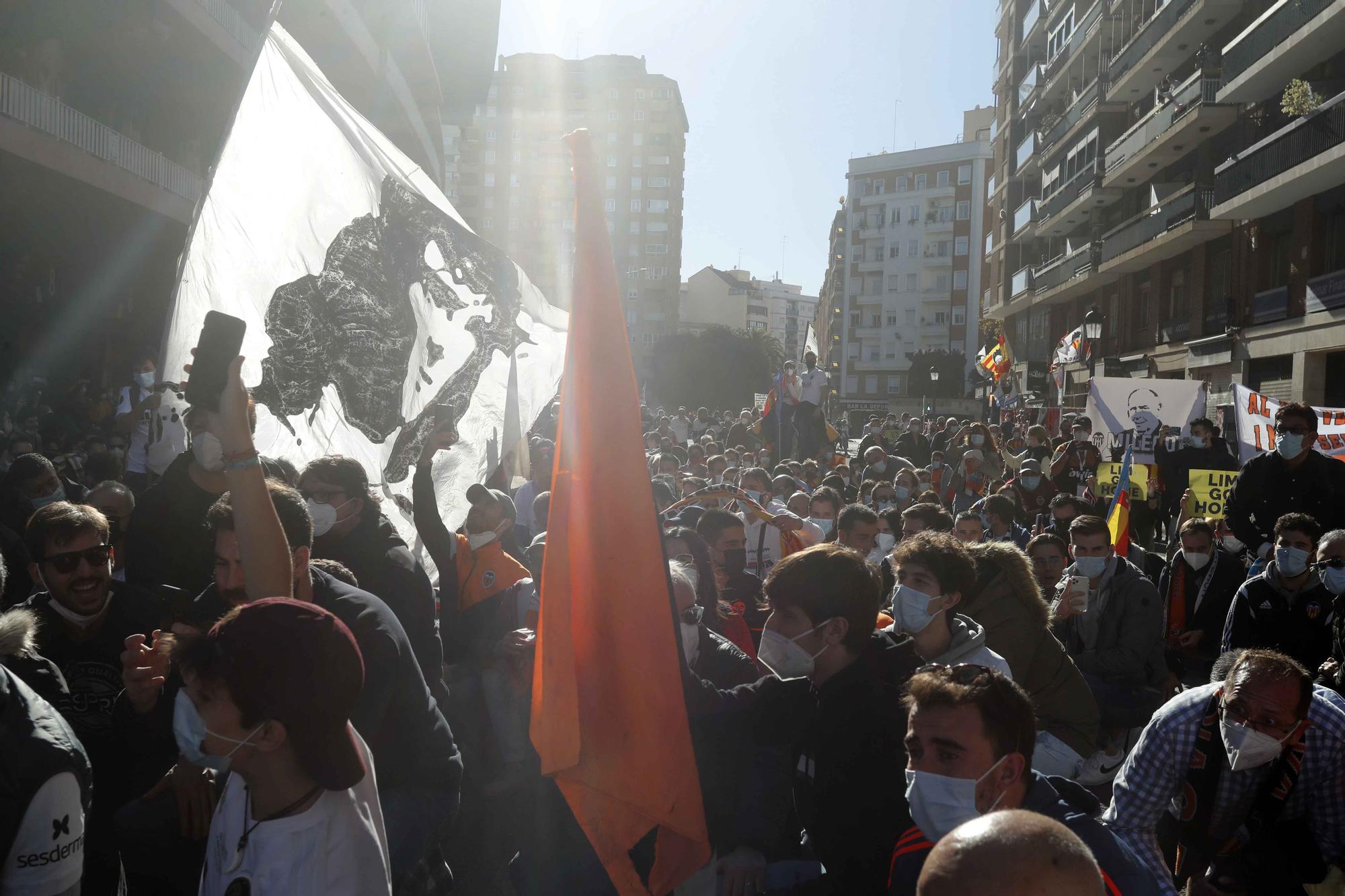 La manifestación valencianista contra Peter Lim (segunda parte)