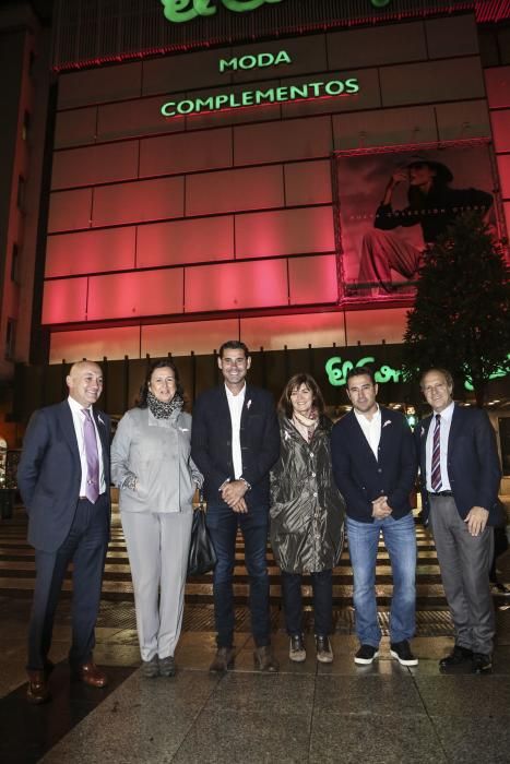 Fernando Hierro participa en un acto contra en cáncer de mama