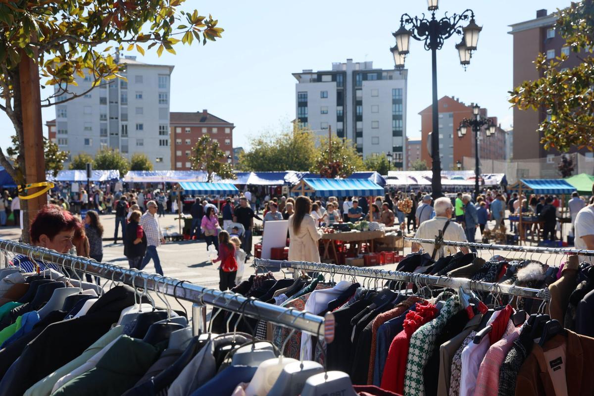 Mercadillo de La Corredoria.