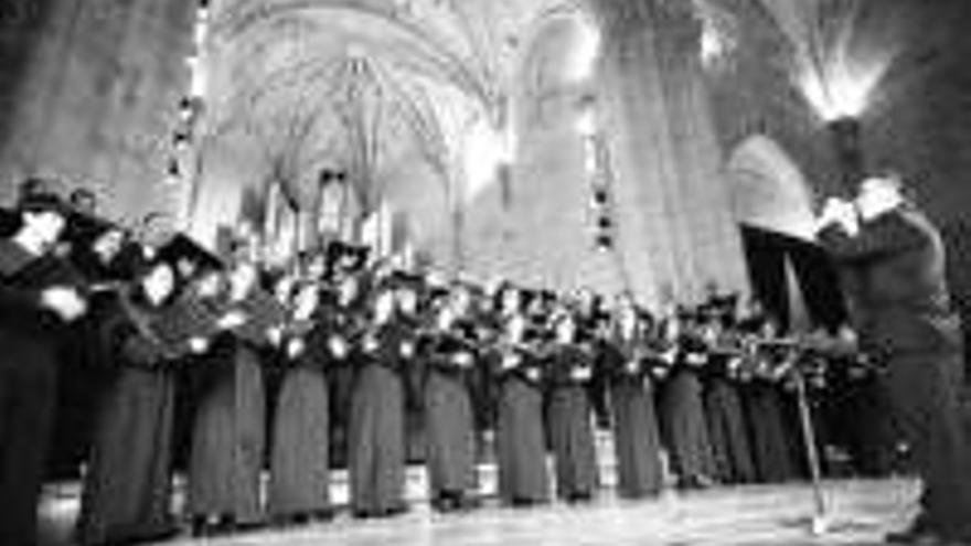 El coro de la universidad canta en santa maria piezas de varios autores europeos