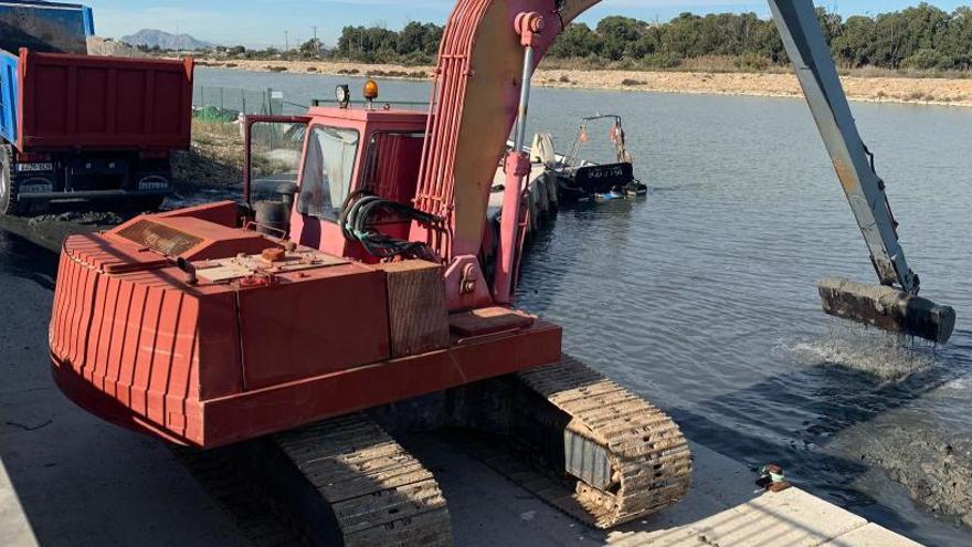 Comienza el dragado del cauce nuevo del río Segura en Guardamar