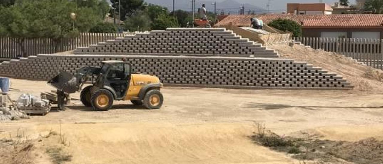 Las obras que se desarrolla en la pista BMX y que se prevé finalizarán en septiembre.