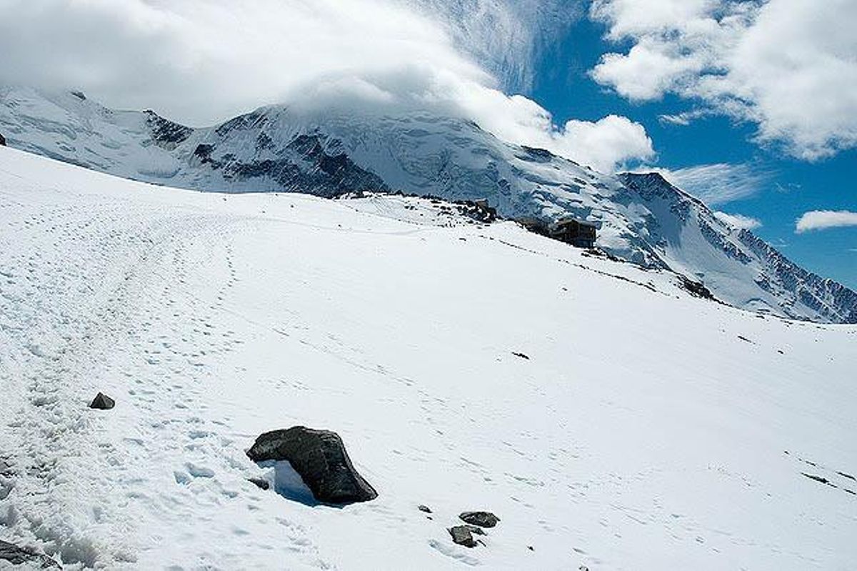 La glacera Tête-rousse, al Mont Blanc, està amenaçant la seguretat dels habitants del municipi francès de Saint-Gervais-les-Bains. La glacera Tête-rousse, al Mont Blanc, està amenaçant la seguretat dels habitants del municipi francès de Saint-Gervais-les-Bains.