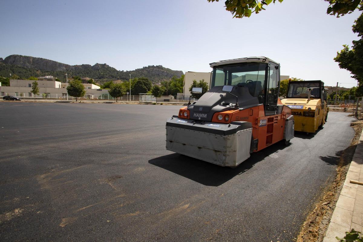 Trabajo de asfaltado en Xàtiva.