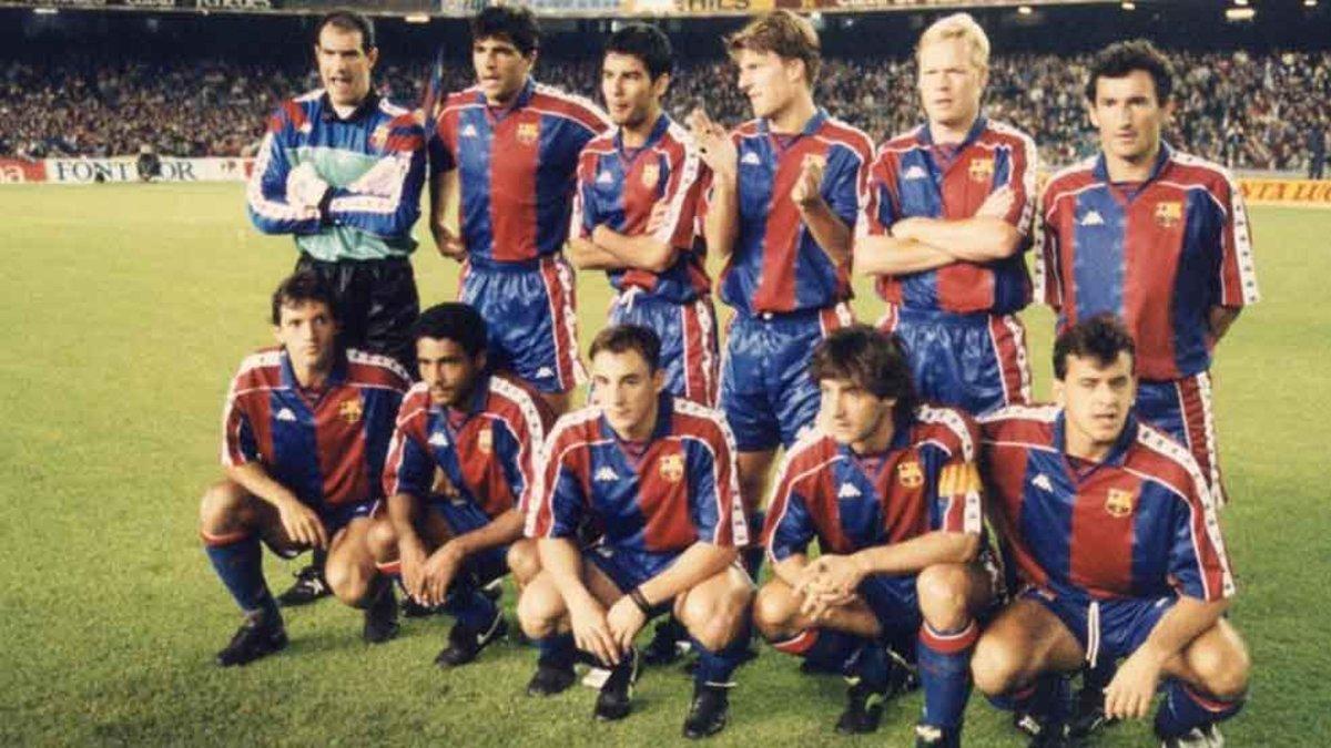 El FC Barcelona que rozó la perfección el 29 de septiembre de 1993: Zubizarreta, Nadal, Guardiola, Laudrup, Koeman y Begiristain (de pie). Agachados: Goikoetxea, Romario, Ferrer, Bakero y Estebaranz. En la segunda mitad entraron Amor y Juan Carlos