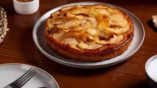 El pastís de poma casolà que es fa al microones en només 5 minuts