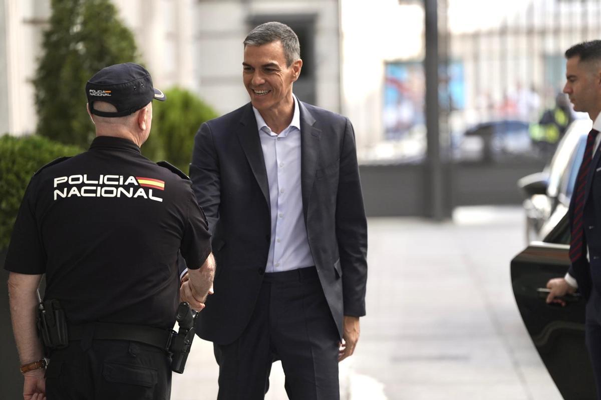 La sesión del Congreso con la comparecencia de Pedro Sánchez, en imágenes. La sesión del Congreso con la comparecencia de Pedro Sánchez, en imágenes.