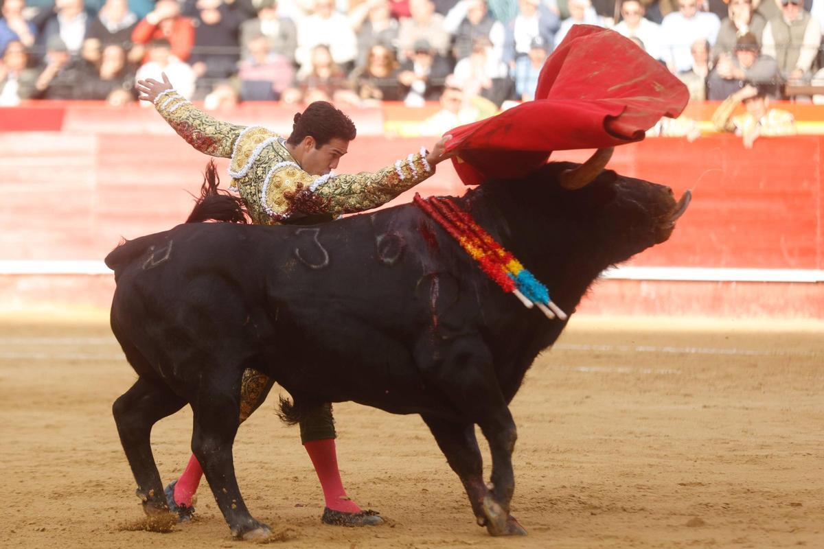 El mano a mano entre Borja Jiménez y Tomás Rufo de la Feria de Fallas, en imágenes