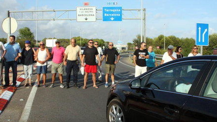 Manifestants impedint l&#039;accés a la C-32 el passat 19 d&#039;agost