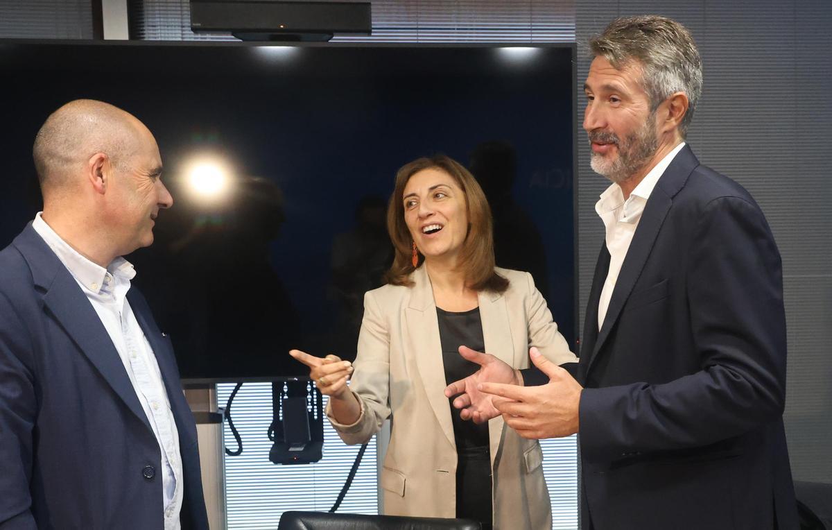 Reunión de la conselleira de Medio Ambiente con los responsables de la Fegamp.