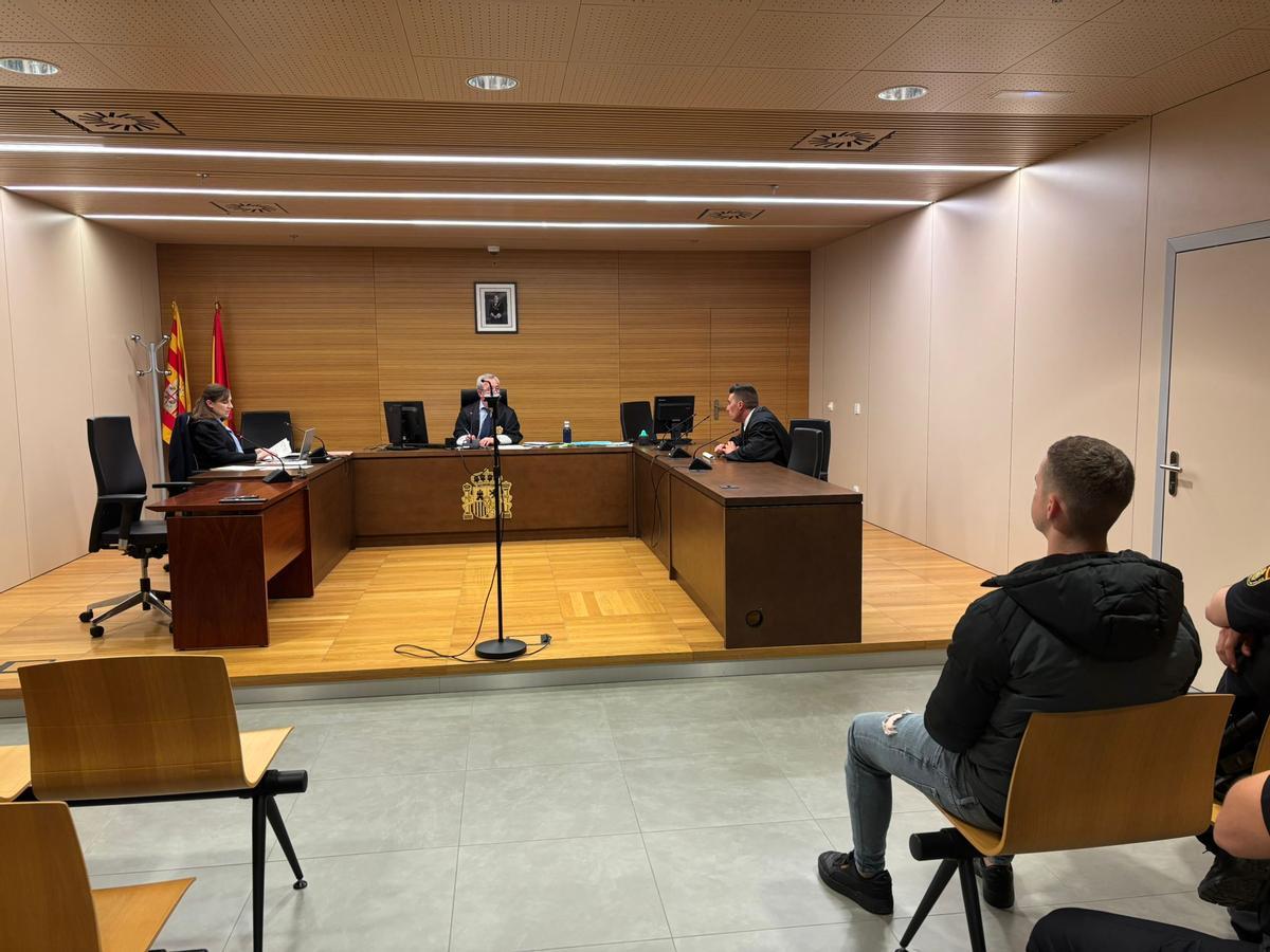José Ignacio S. A., este jueves, en el banquillo de los acusados del Juzgado de lo Penal número 7 de Zaragoza.