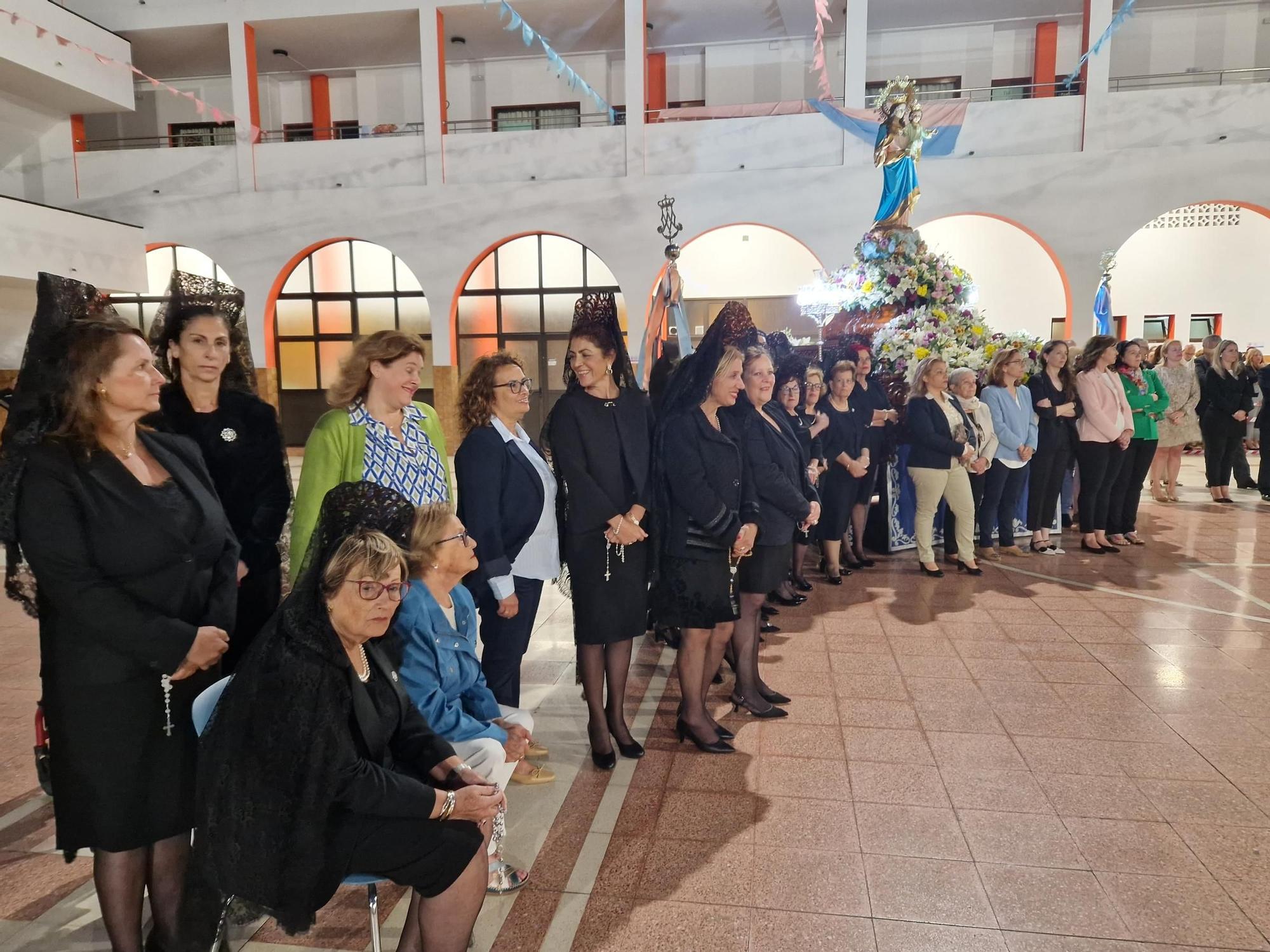 Procesión de la imagen de María Auxiliadora por las calles de San Gregorio, en Telde