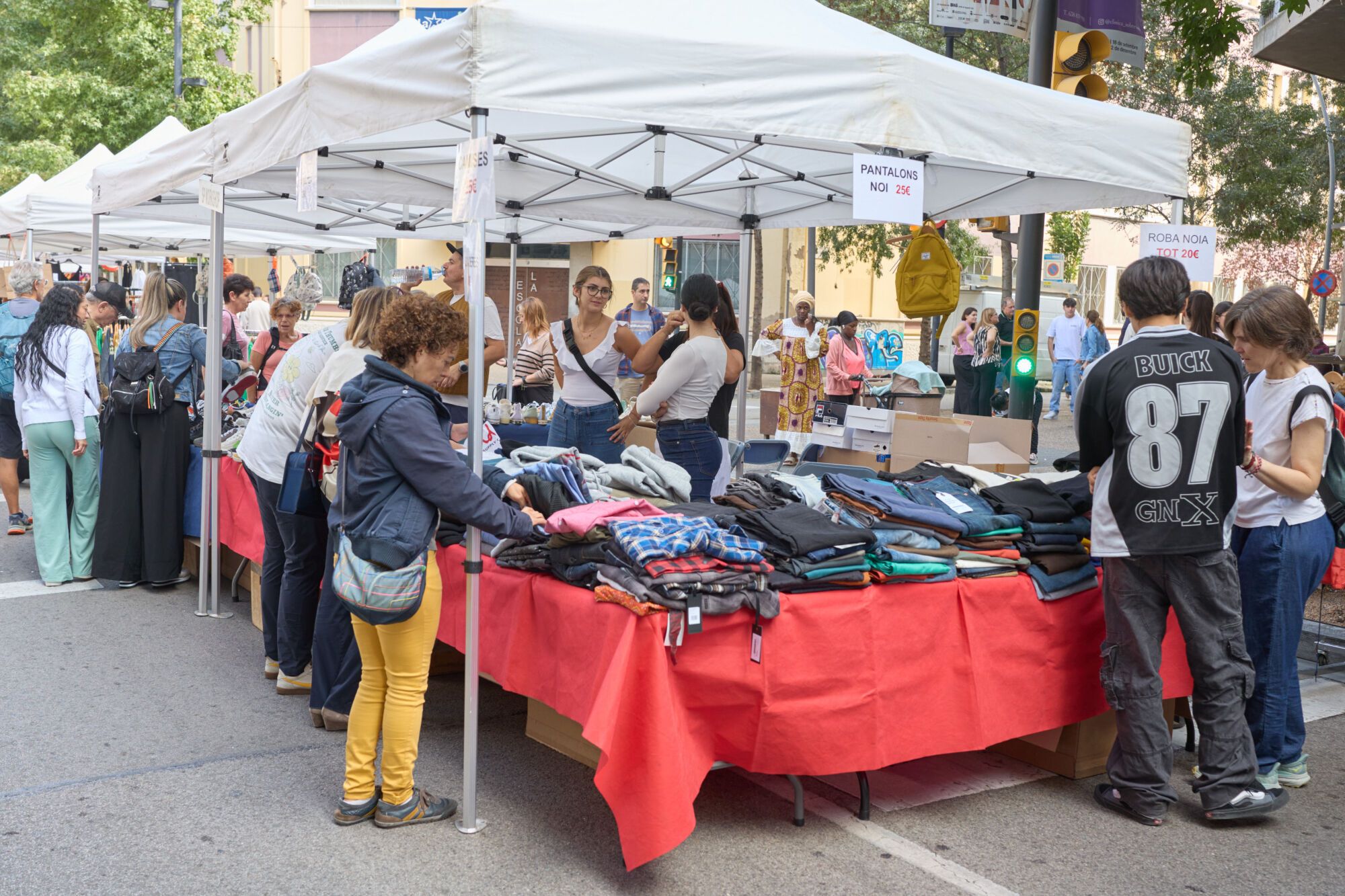 Botiga al carrer al c/ Migdia