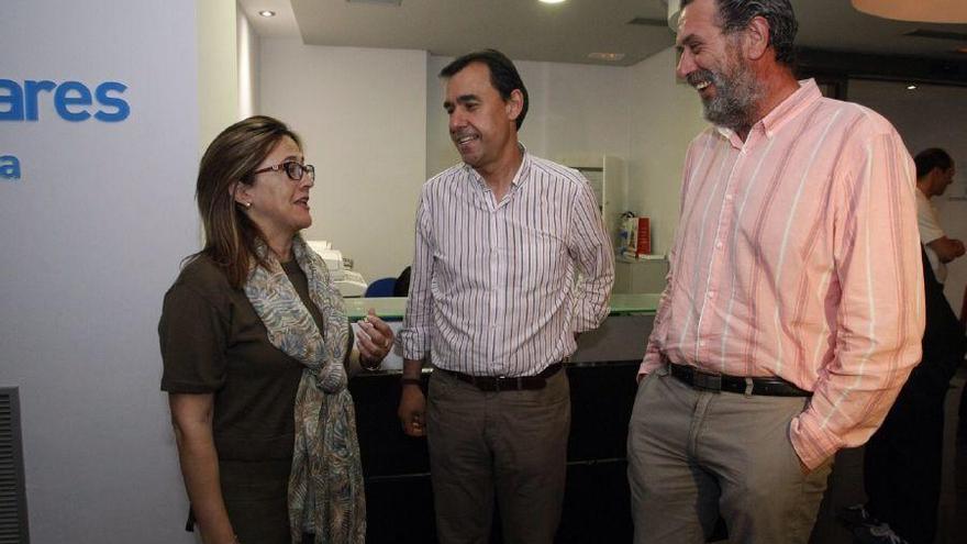 Martín Pozo, Maíllo y Juan Dúo tras la reunión.