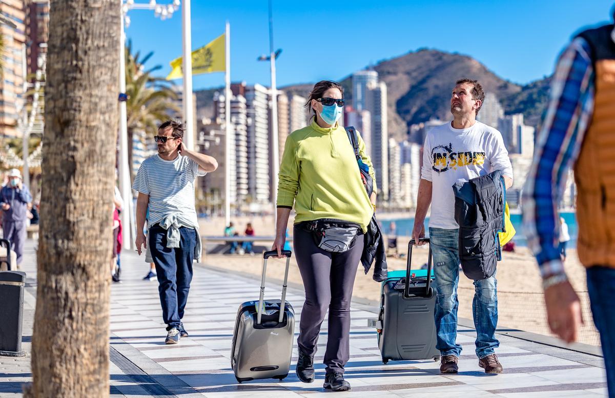 Benidorm se prepara para la invasión de turistas por el puente de diciembre
