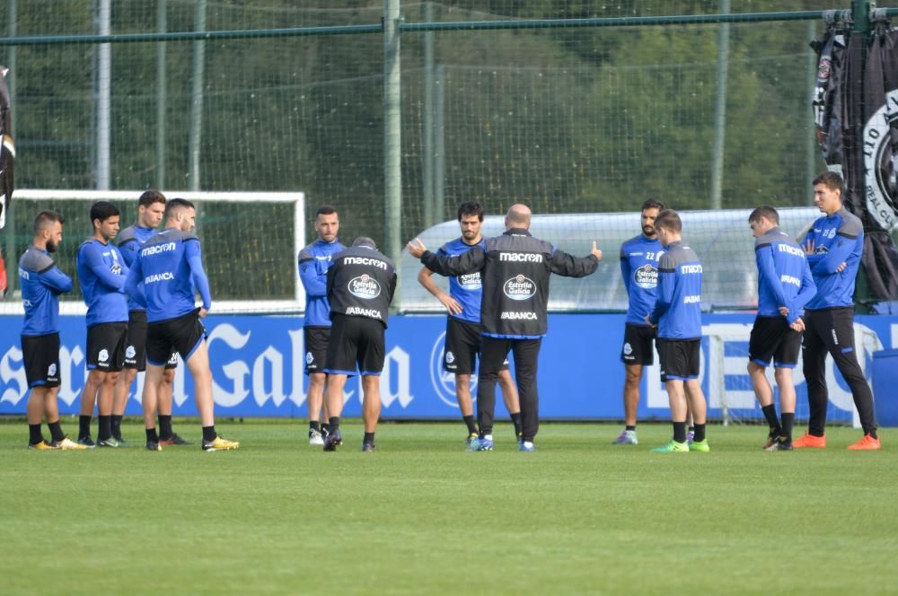 El Dépor entrena tras la derrota en Cornellá