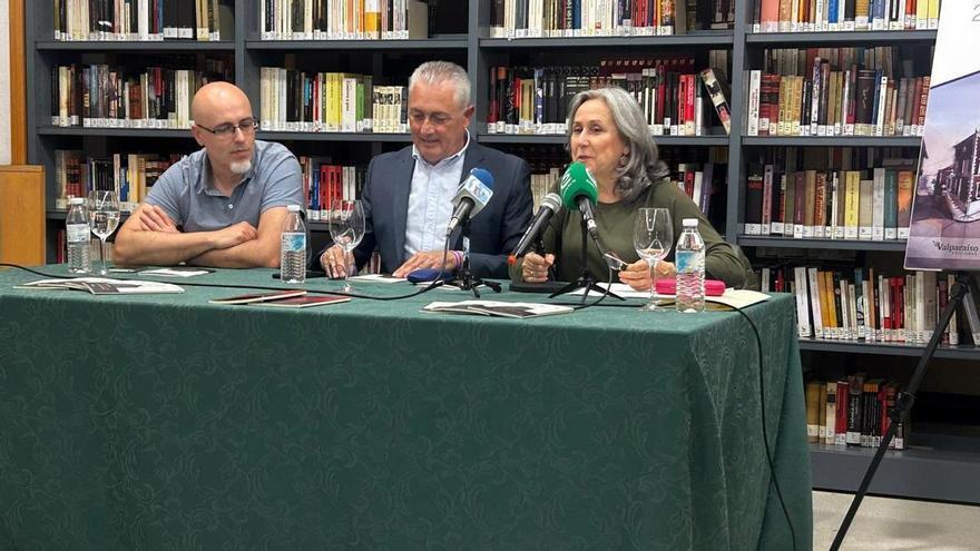 Jorge Fernández presenta en Fernán Nuñez su poemario 'Detrás de aquellos pájaros', ganador del 2º Premio Internacional de Poesía María Rosal