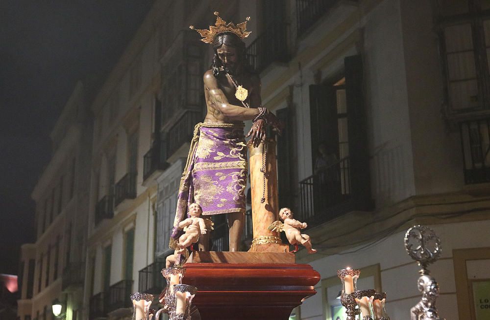 La imagen del Señor es trasladada en unas andas acompañado de la Banda de Zamarrilla, de cara a la procesión extraordinaria de este sábado