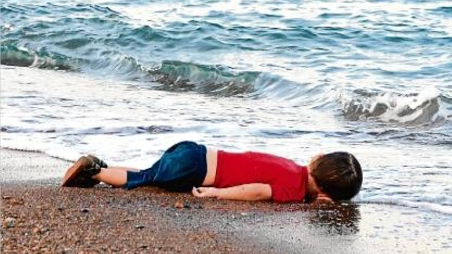 El cadàver d&#039;Aylan Kurdi va quedar estès a la sorra de la platja turca de Bodrum.