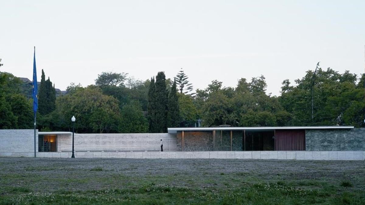 Vista exterior del Pabellón Mies Van der Rohe.