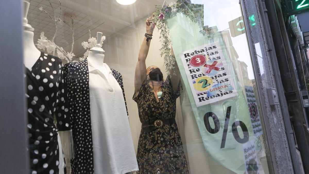 Greta Fernández, dueña de un local de ropa para ceremonia, en una imagen de archivo.