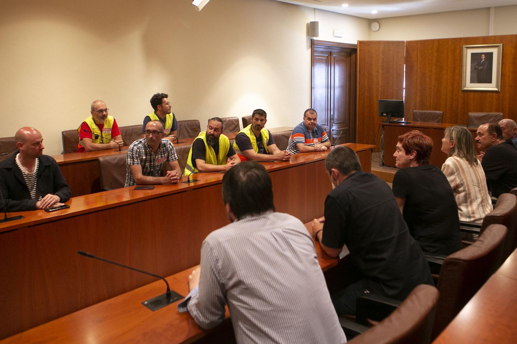 Los trabajadores de Saint-Gobain salen a la calle para frenar los despidos en Avilés