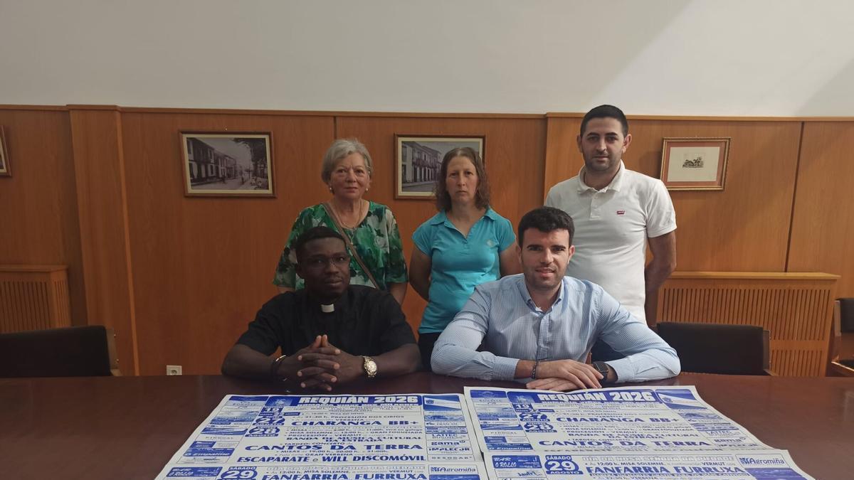 El concello acogió la presentación de la Romería de los Milagros de Requián.