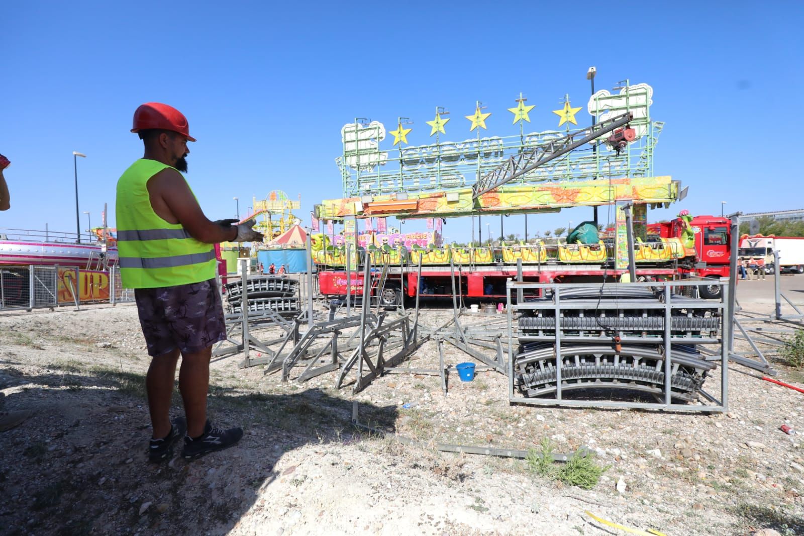 En imágenes | El recinto ferial se prepara para las inminentes Fiestas del Pilar